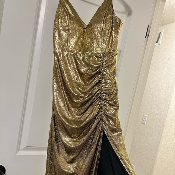Gold floor length bridesmaid or formal dress. - Picture 2 of 6